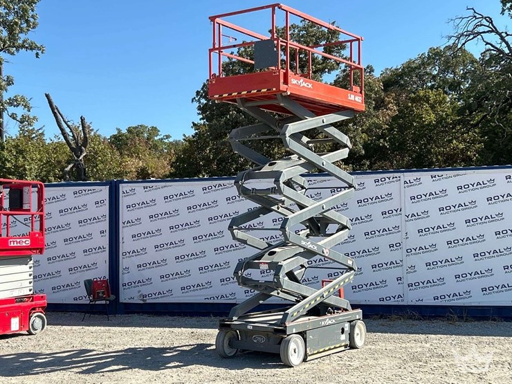 2019-skyjack-sj4632-32ft.-electric-scissor-lift-image-1
