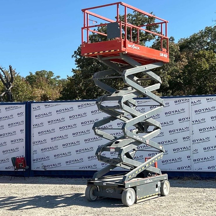 2019 SkyJack SJ4632 32ft. Electric Scissor Lift