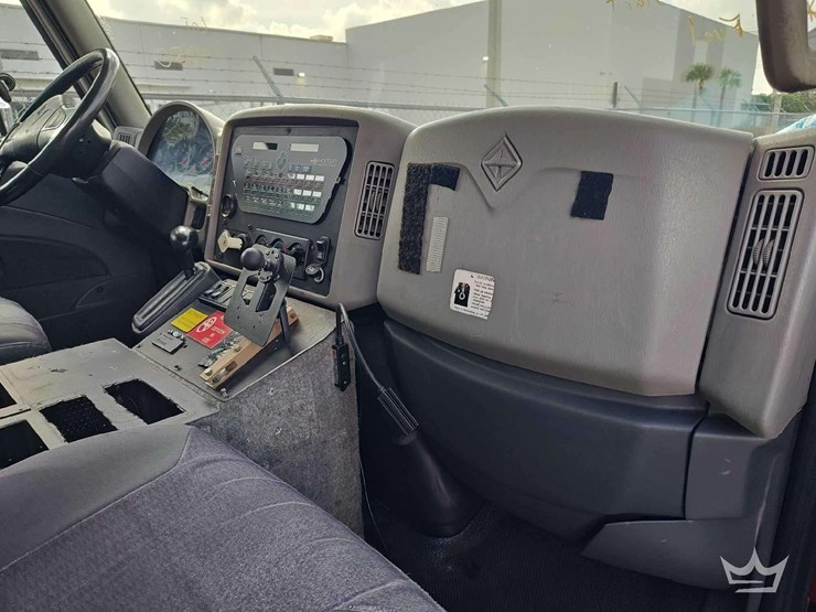 2011-international-durastar-4300-image-30