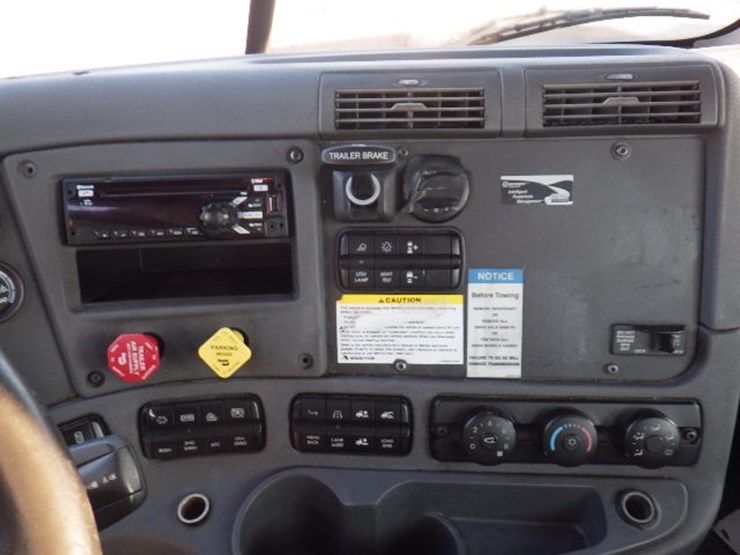 2018-freightliner-cascadia-113-image-19