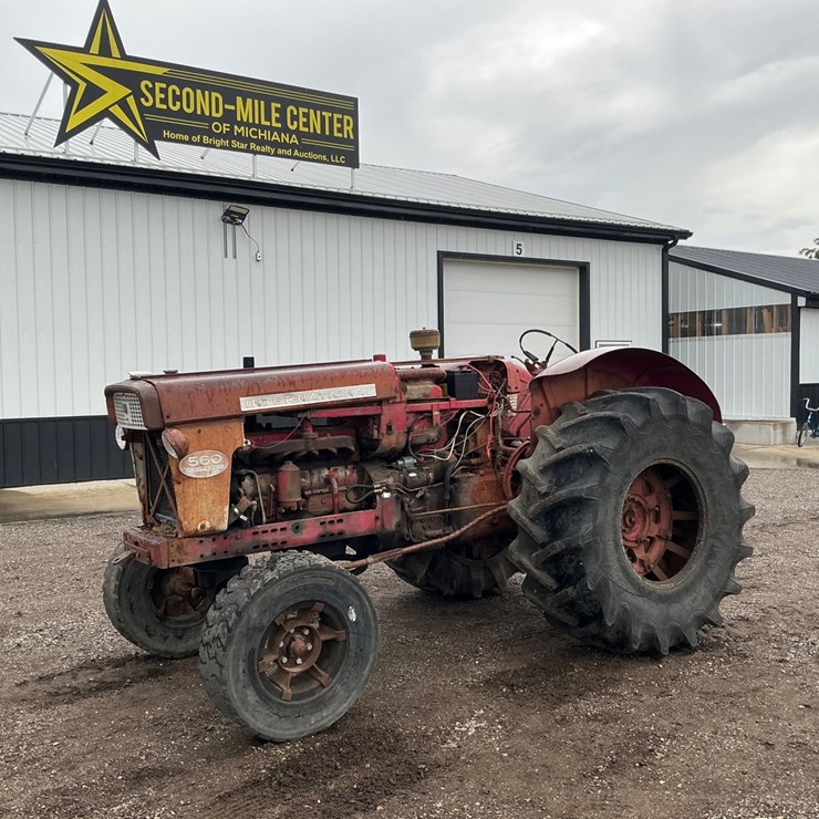 1960 INTERNATIONAL 560
