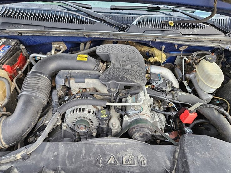 2004-chevrolet-3500-image-22