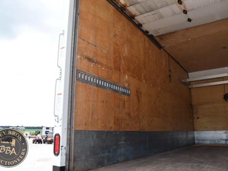 2020-ford-f650-image-17