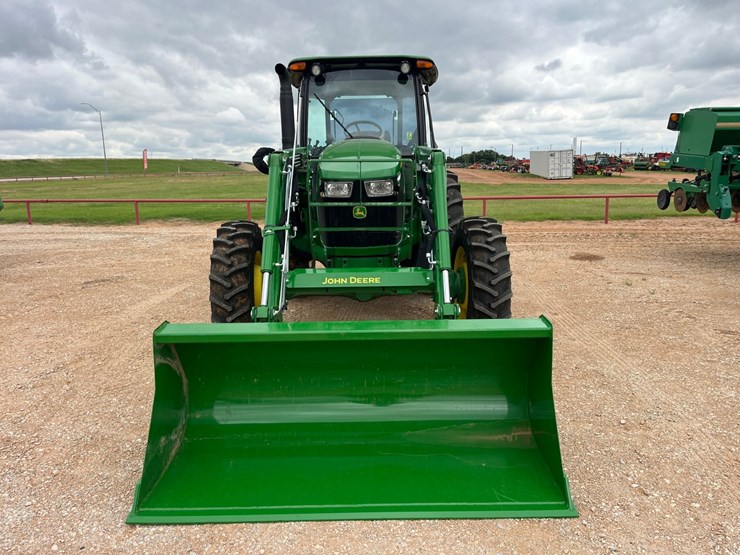 2022-john-deere-5100e-image-5