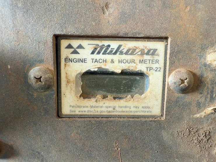 mikasa-mvh-308gh-reversible-plate-compactor-image-5