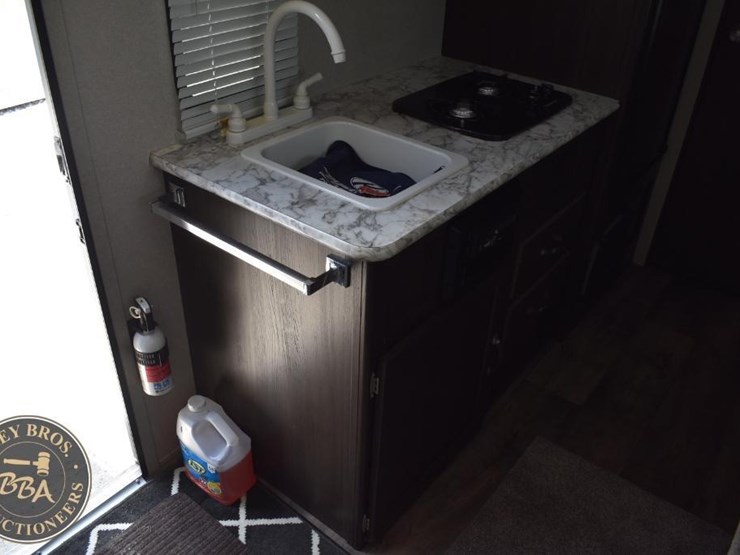 2019-keystone-rv-co-springdale-2200bh-46282-image-25