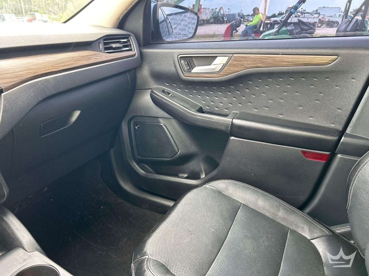 2020-ford-escape-image-22