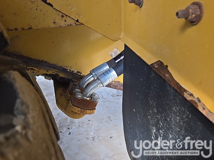 2015-caterpillar-966m-image-31