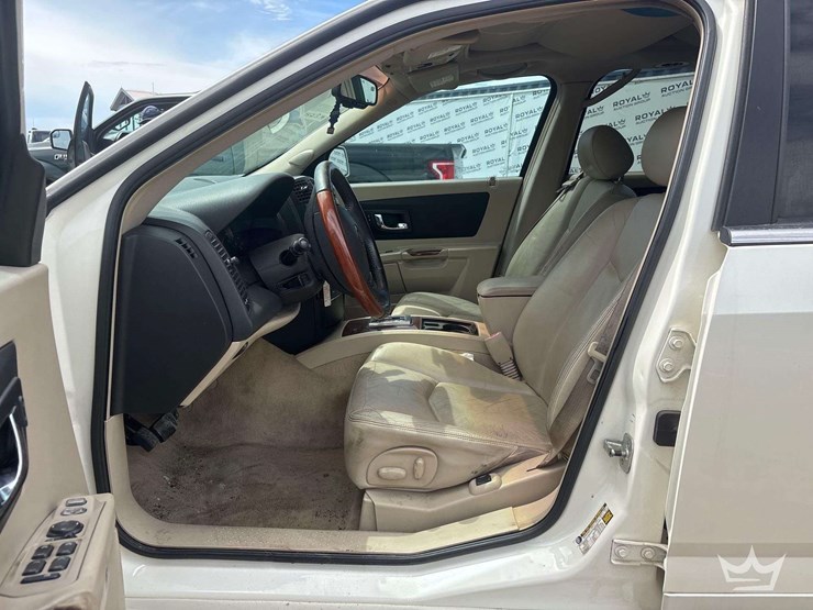 2005-cadillac-srx-image-7