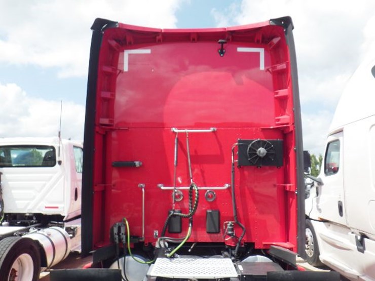 2019-kenworth-t680-image-15
