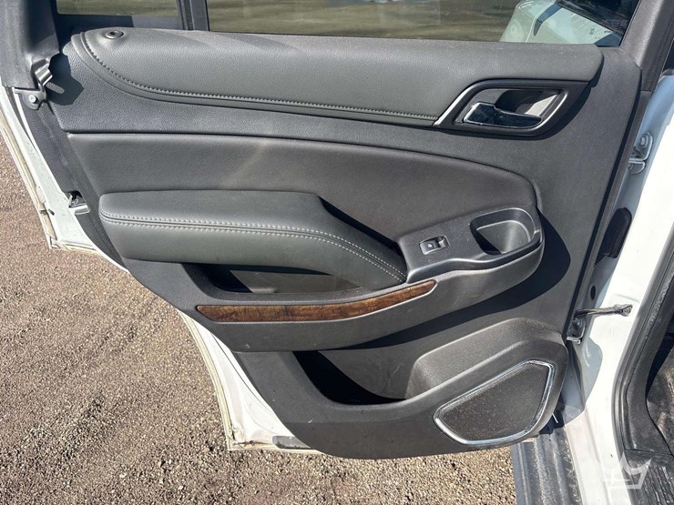 2019-chevrolet-tahoe-image-14