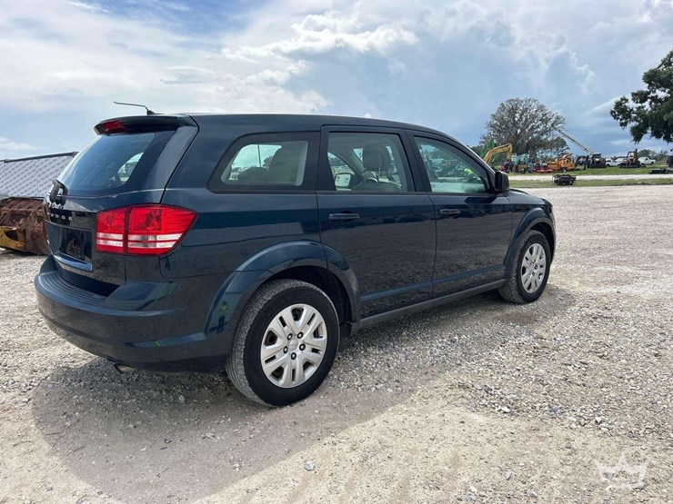 2013-dodge-journey-image-3