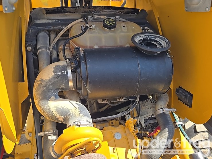 2014-deere-310k-ep-image-37