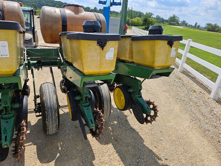 john-deere-7000-image-50