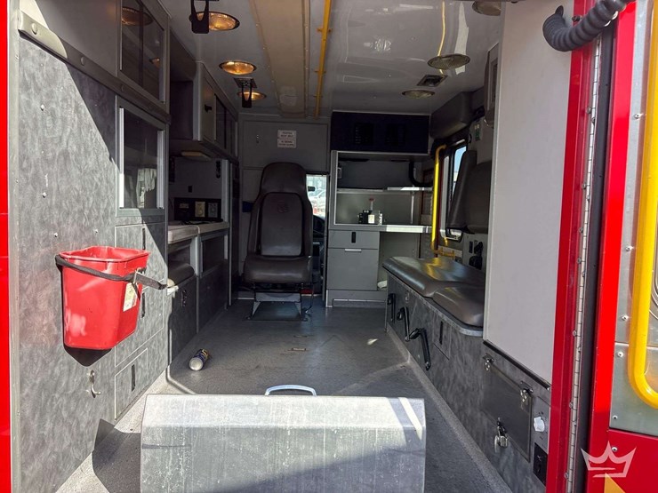 2008-ford-e450-image-10