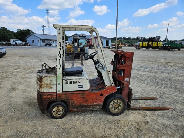 #38-•-nissan-5000-single-stage-fork-lift-image-6