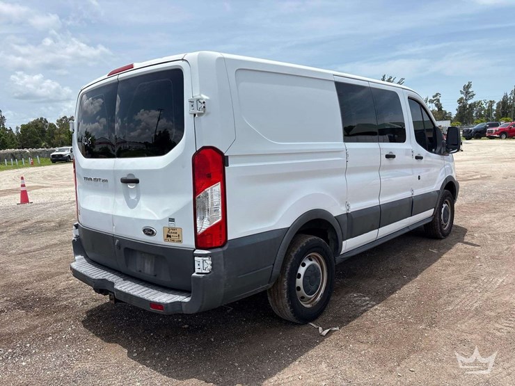 2017-ford-transit-image-3