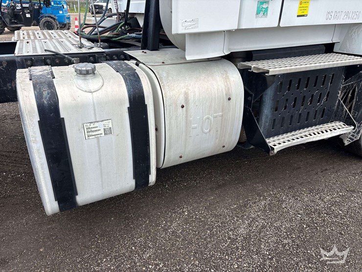 2017-freightliner-cascadia-125-image-59