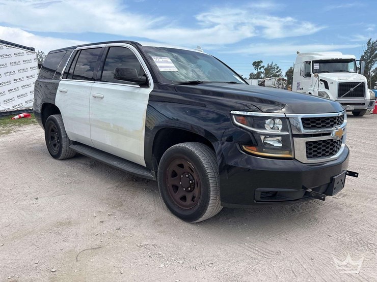 2018-chevrolet-tahoe-image-2