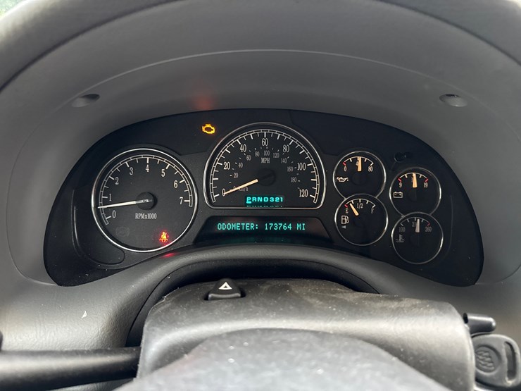 2005-buick-rainier-cxl-image-21