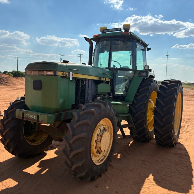 #T10033 • John Deere 4960 Tractor