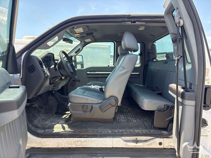 2016-ford-f350-image-17