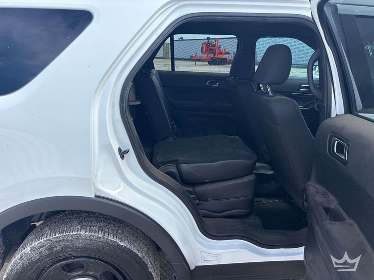 2018-ford-explorer-image-21