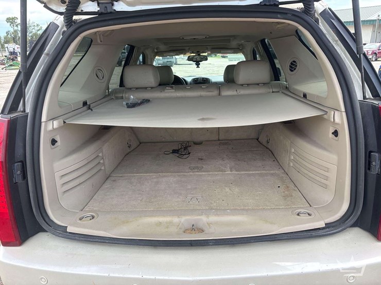 2005-cadillac-srx-image-19