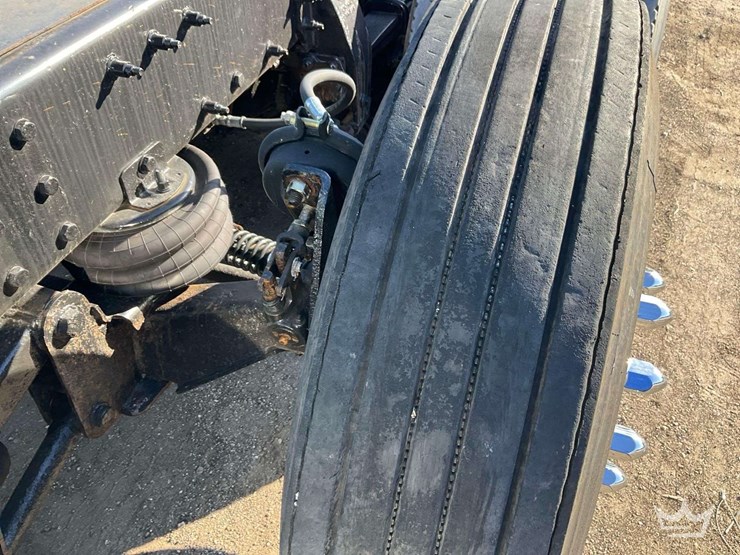 2017-peterbilt-389-image-25