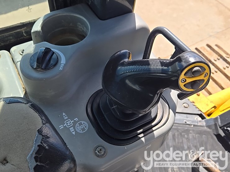 2018-komatsu-d61exi-24-image-57