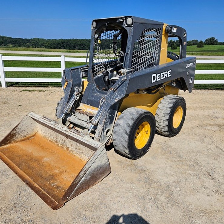 DEERE 326D