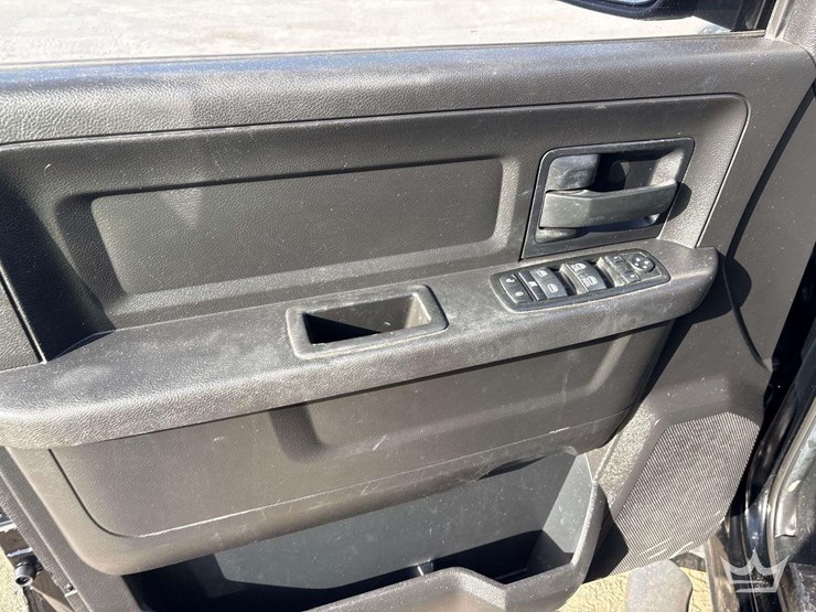 2014-dodge-1500-image-13