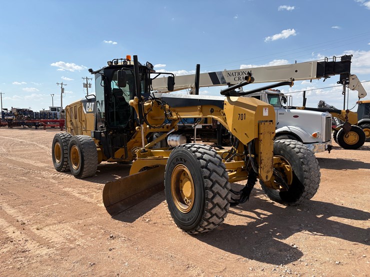 2012-caterpillar-140m2-image-2