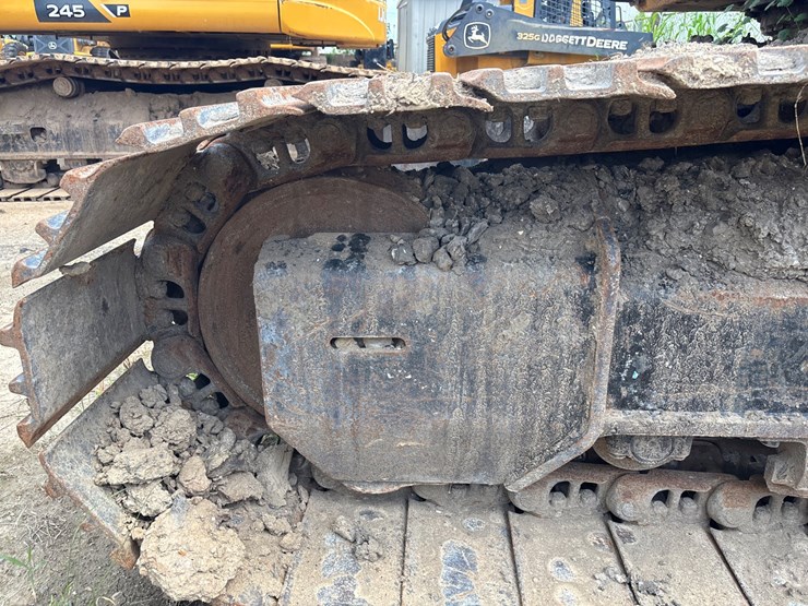 2019-deere-250g-lc-image-14
