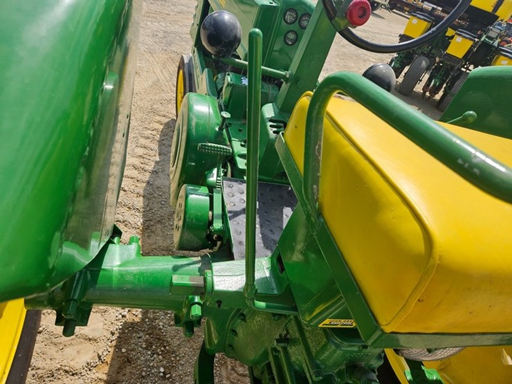 john-deere-b-image-26