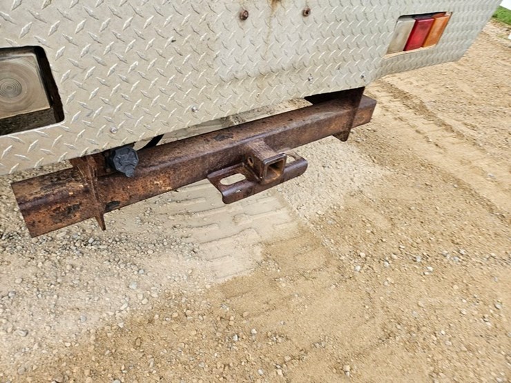2004-chevrolet-3500-image-12