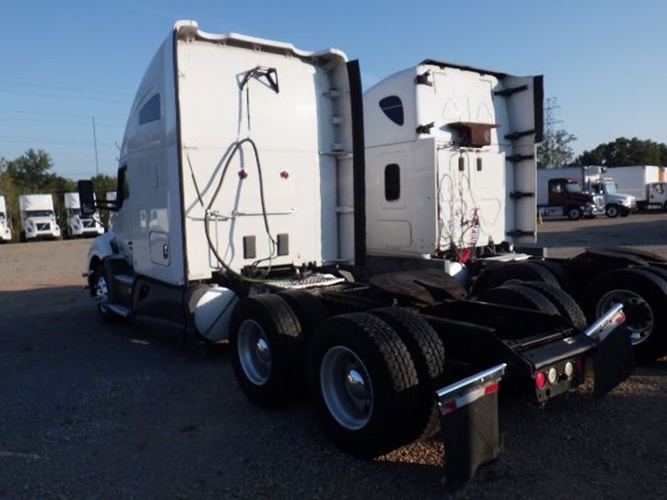 2015-kenworth-t680-image-14