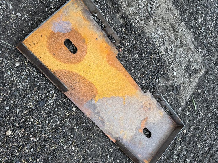 #717-•-weld-on-skid-steer-face-plate-image-1