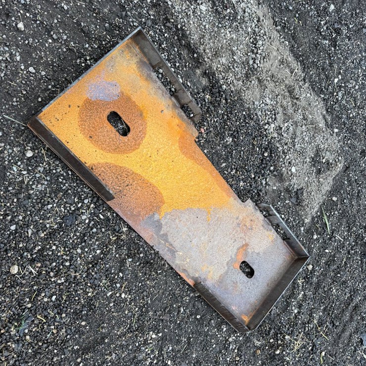 #717 • Weld-on Skid Steer Face Plate