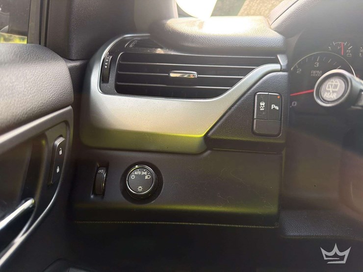 2015-chevrolet-tahoe-image-14