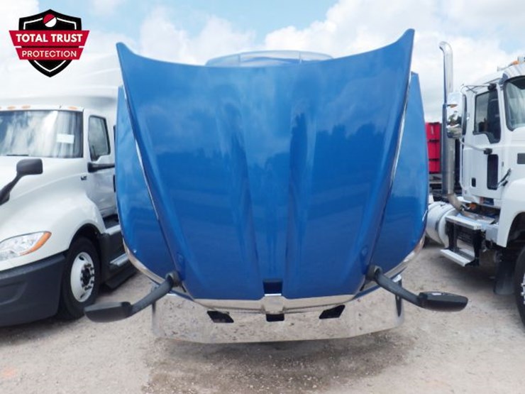 2023-kenworth-t680-image-34
