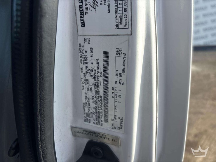 2012-ford-cargo-image-5