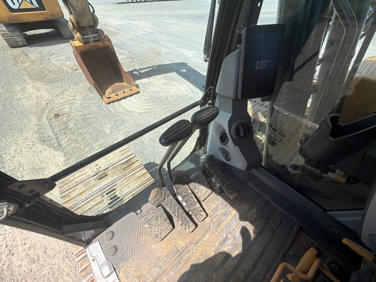 caterpillar-336gc-image-23