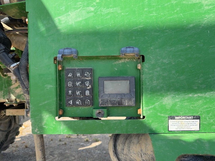 2016-john-deere-r4038-image-9