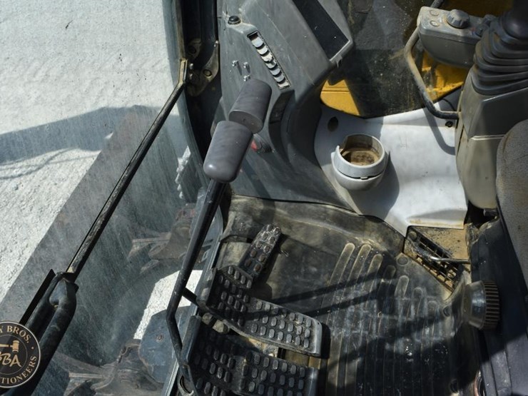 2014-deere-135g-image-64