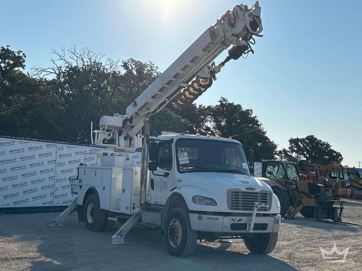 2014-freightliner-m2-106-image-5
