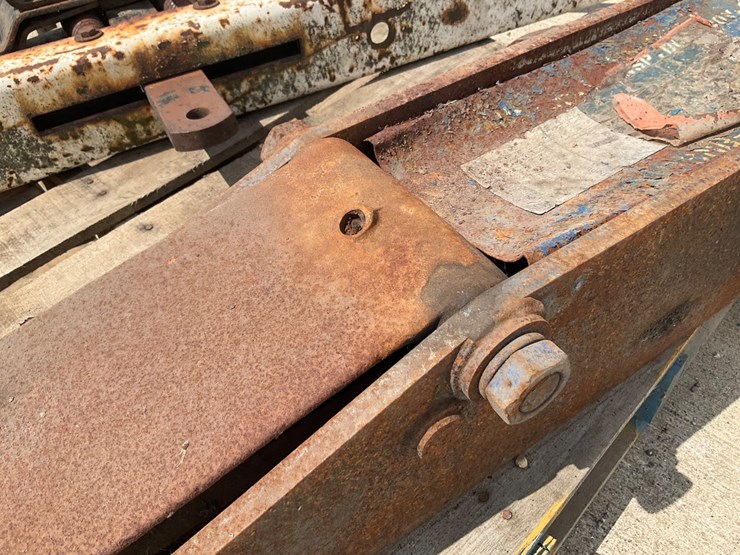 #5056-•-lincoln-10-ton-floor-jack-&-dmi-spring-loaded-pickup-bumper-image-10