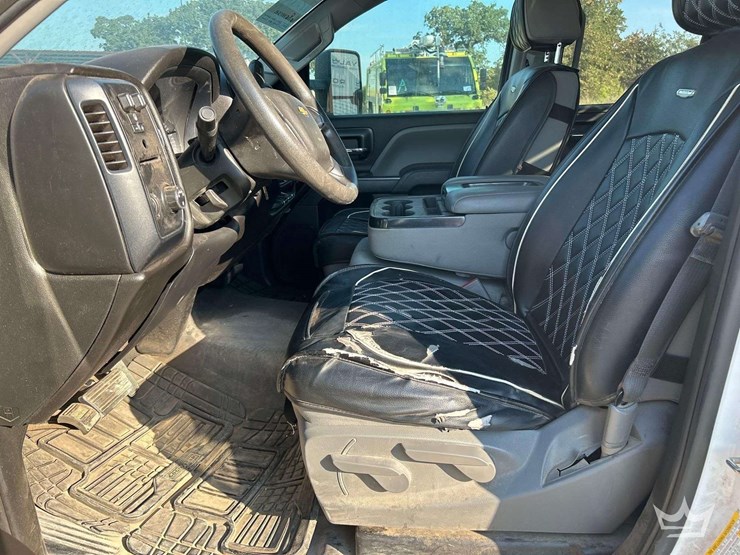 2019-chevrolet-silverado-2500-image-13