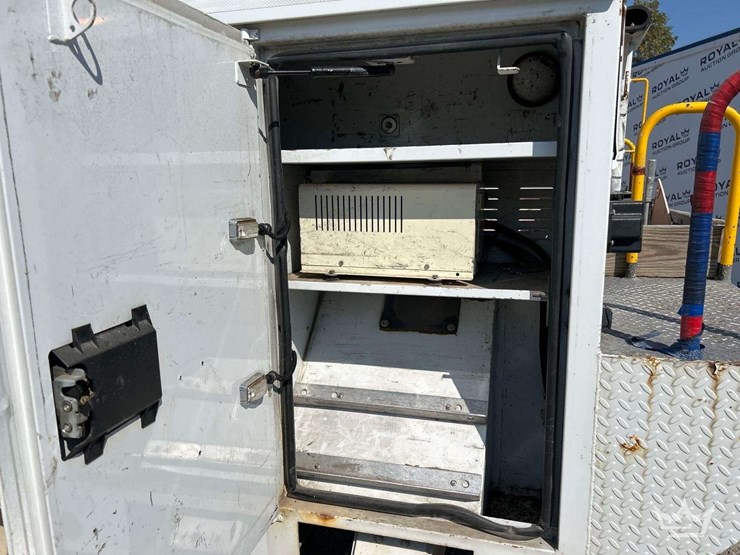 2014-international-durastar-4300-image-23