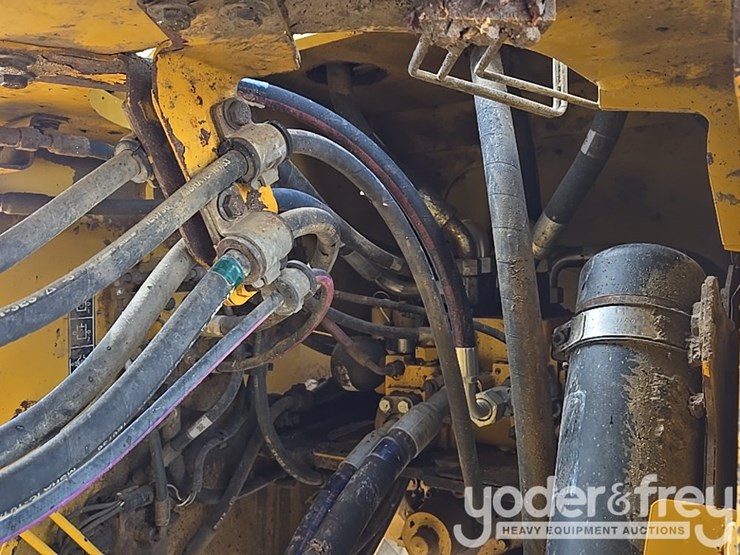2015-caterpillar-966m-image-46